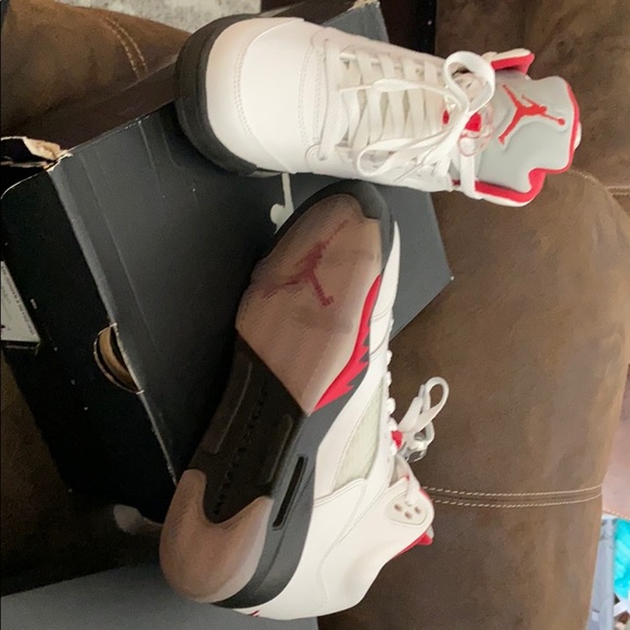 Size 6 air Jordan 5 retro - Picture 2 of 5
